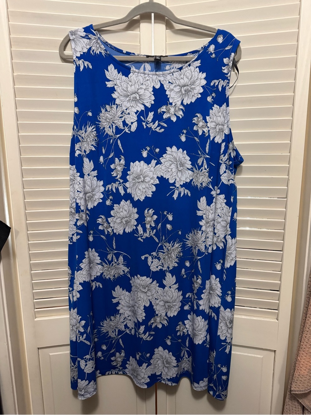 Roz & Ali Royal Blue and White Floral Sleeveless Dress